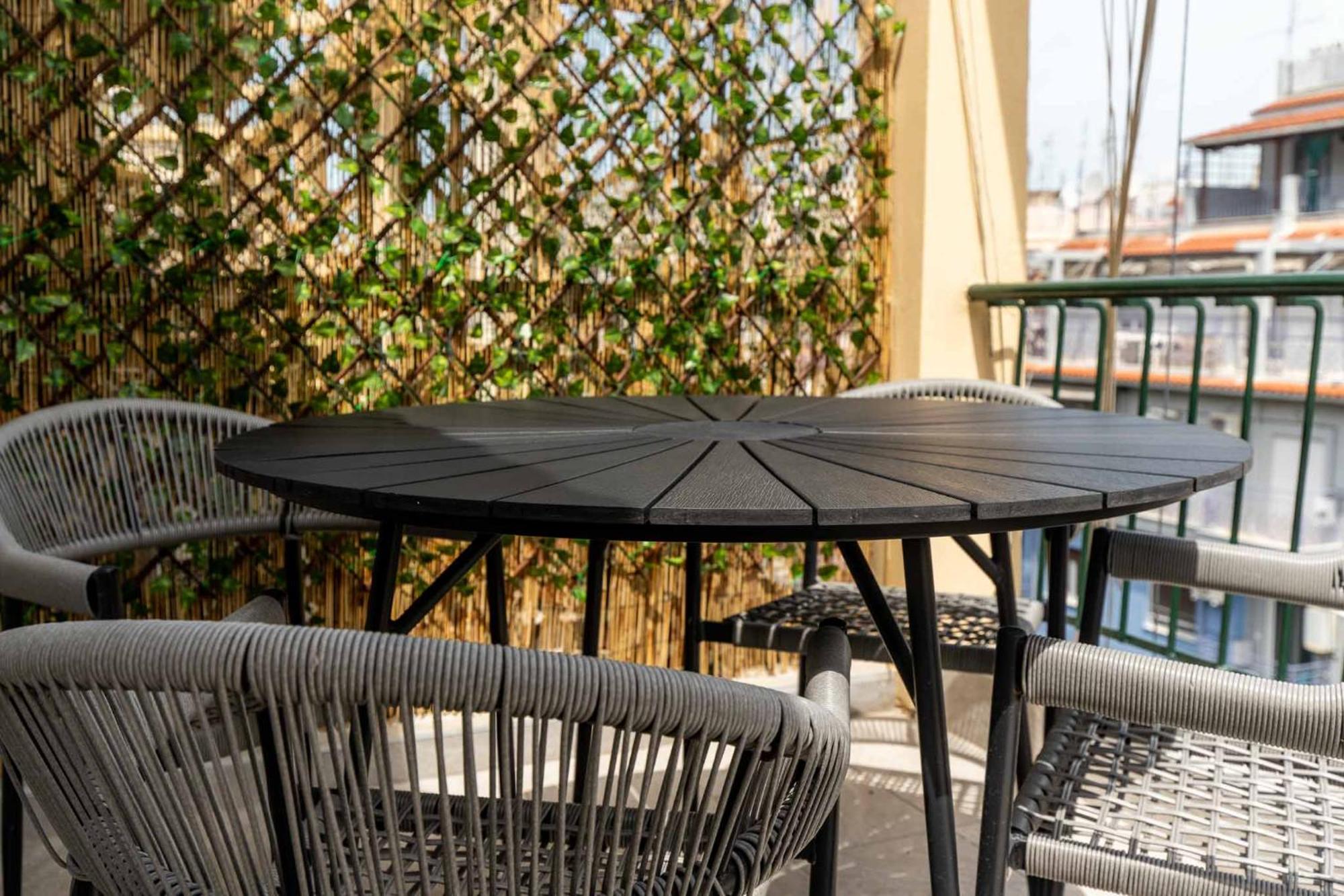 Urban Jungle Apartment Thessaloniki Exterior photo